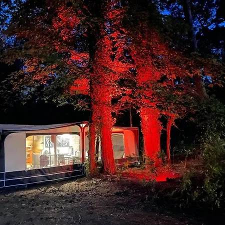 Przyczepy - Osrodek Na Klifie Village - Helska 11 مكان تخييم هيل