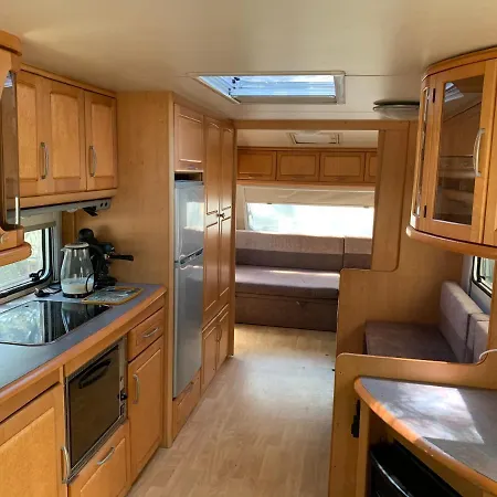 Przyczepy - Osrodek Na Klifie Village - Helska 11