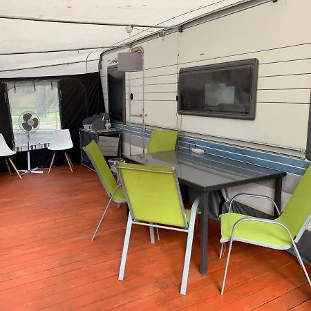 Przyczepy - Osrodek Na Klifie Village - Helska 11 헬