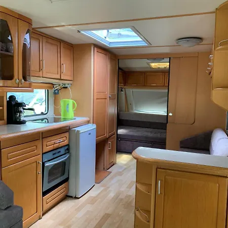 Przyczepy - Osrodek Na Klifie Village - Helska 11 *