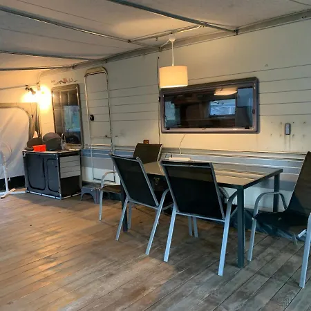 Przyczepy - Osrodek Na Klifie Village - Helska 11