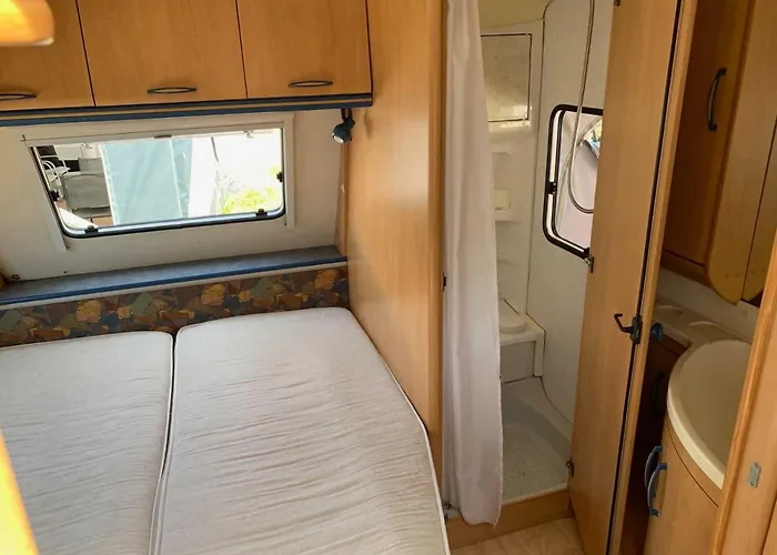 Przyczepy - Osrodek Na Klifie Village - Helska 11 营地 赫尔