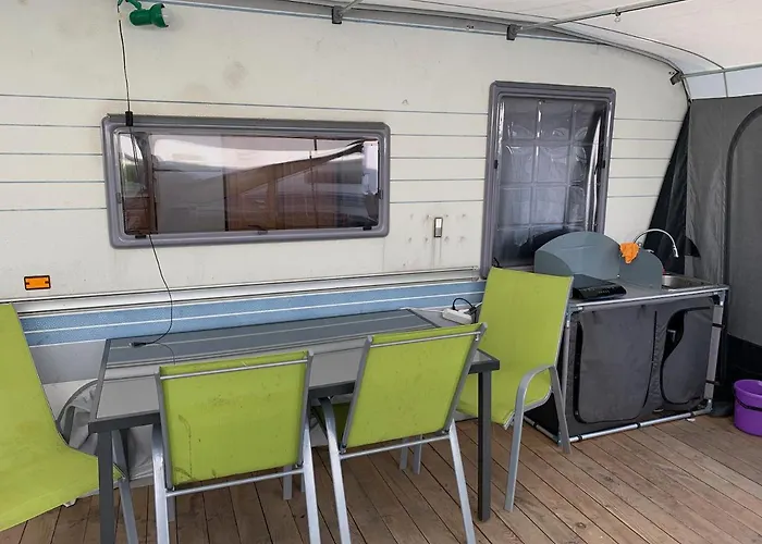 Przyczepy - Osrodek Na Klifie Village - Helska 11