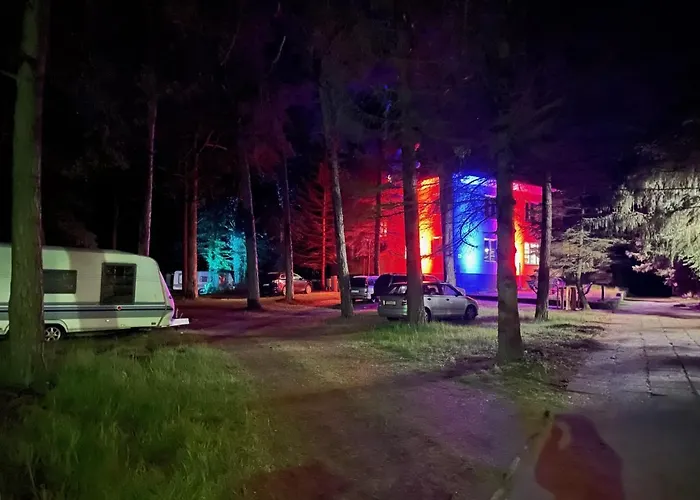 Przyczepy - Osrodek Na Klifie Village - Helska 11 营地 *