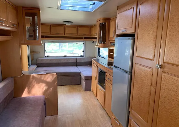 Przyczepy - Osrodek Na Klifie Village - Helska 11 营地 赫尔