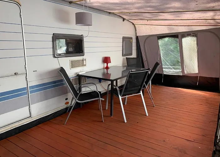 Przyczepy - Osrodek Na Klifie Village - Helska 11 * 赫尔